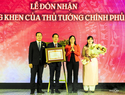 Ở đâu - Khách sạn cổ nhất Việt Nam vinh dự nhận bằng khen Thủ tướng