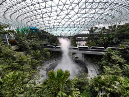 Chuyển động - Singapore mở &quot;siêu&quot; nhà ga hiện đại tại sân bay Changi