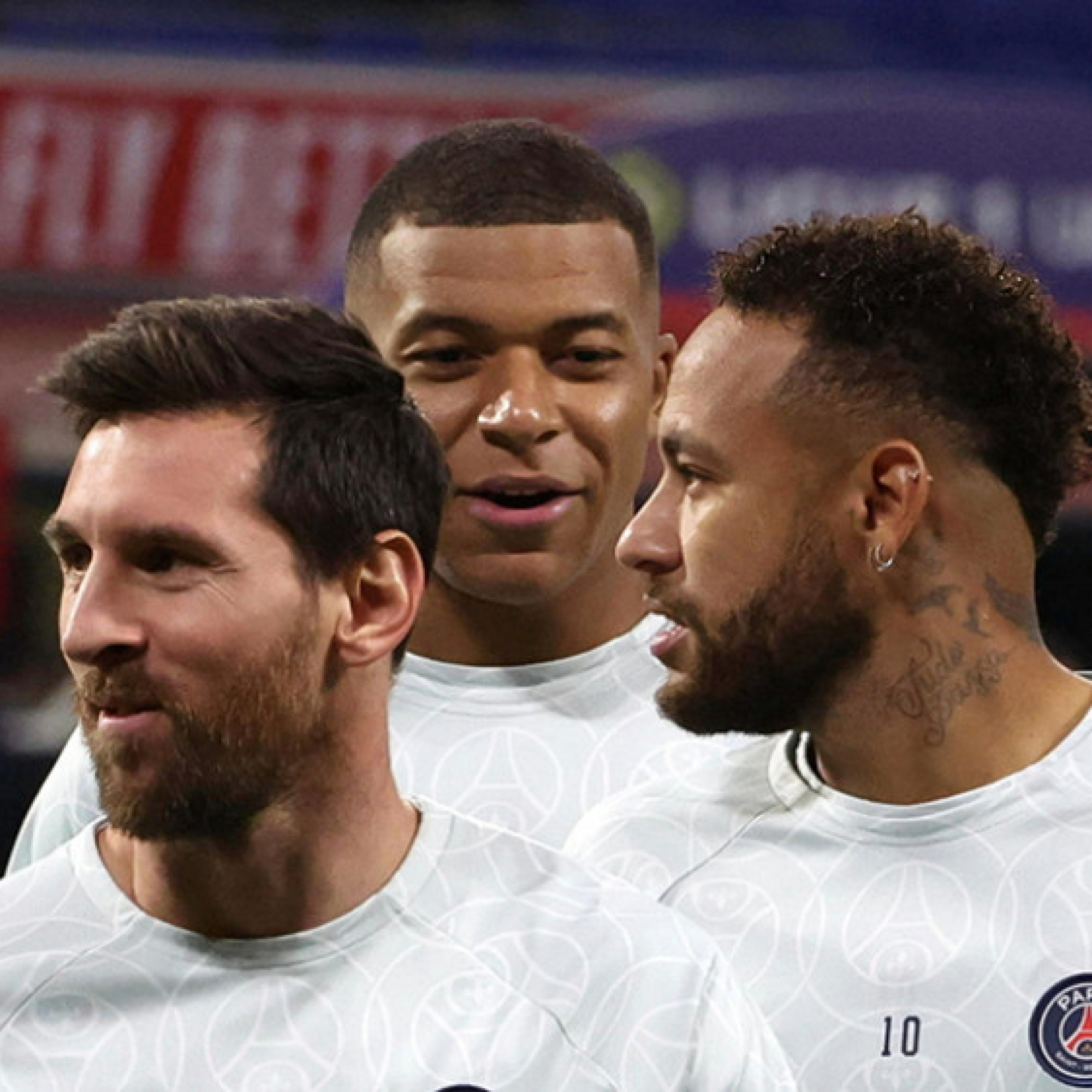 PSG dậy sóng: Mbappe đòi đuổi Neymar "cho khuất mắt", Messi ra tay hòa giải