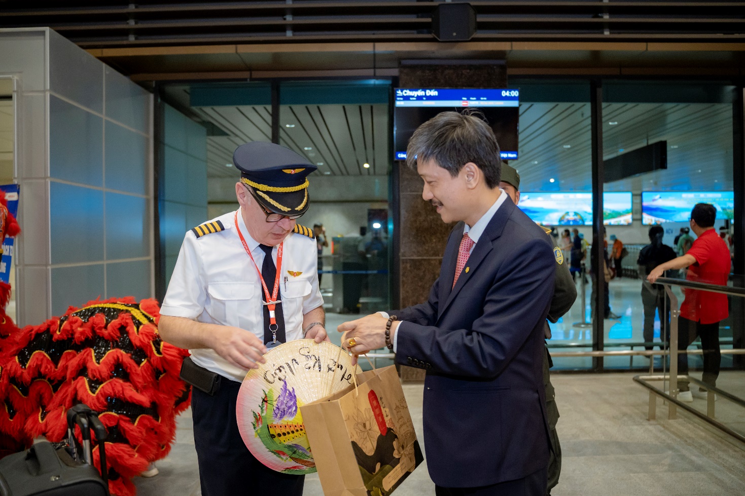 Đón chuyến bay quốc tế đầu tiên đến Nhà ga T2 - Cảng Hàng không quốc tế Phú Bài - 6
