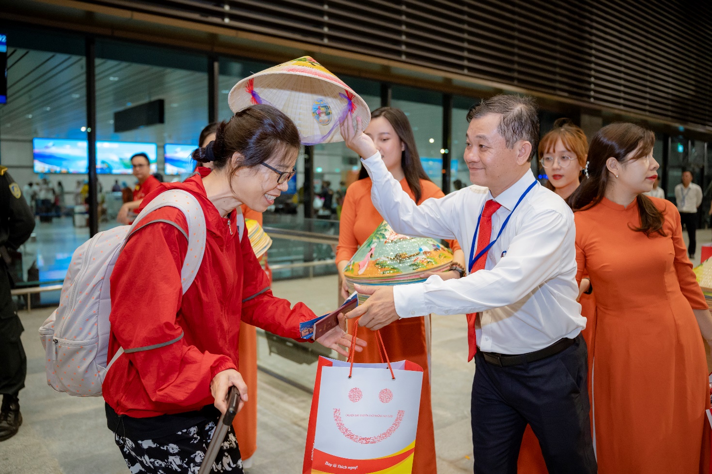 Đón chuyến bay quốc tế đầu tiên đến Nhà ga T2 - Cảng Hàng không quốc tế Phú Bài - 5