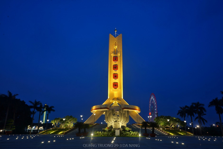 Thăm Đài tưởng niệm người có công giữa trung tâm Đà Nẵng - 6