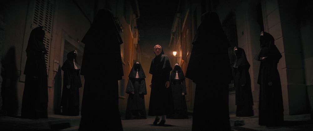 Biểu tượng kinh dị đình đám Valak chính thức trở lại trong trailer mới của “Ác quỷ ma sơ 2” - 2