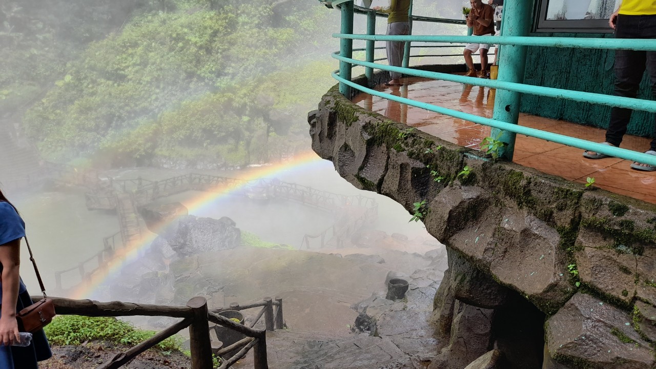 Cầu vồng xuất hiện ở thác hùng vĩ nhất Lâm Đồng - 4