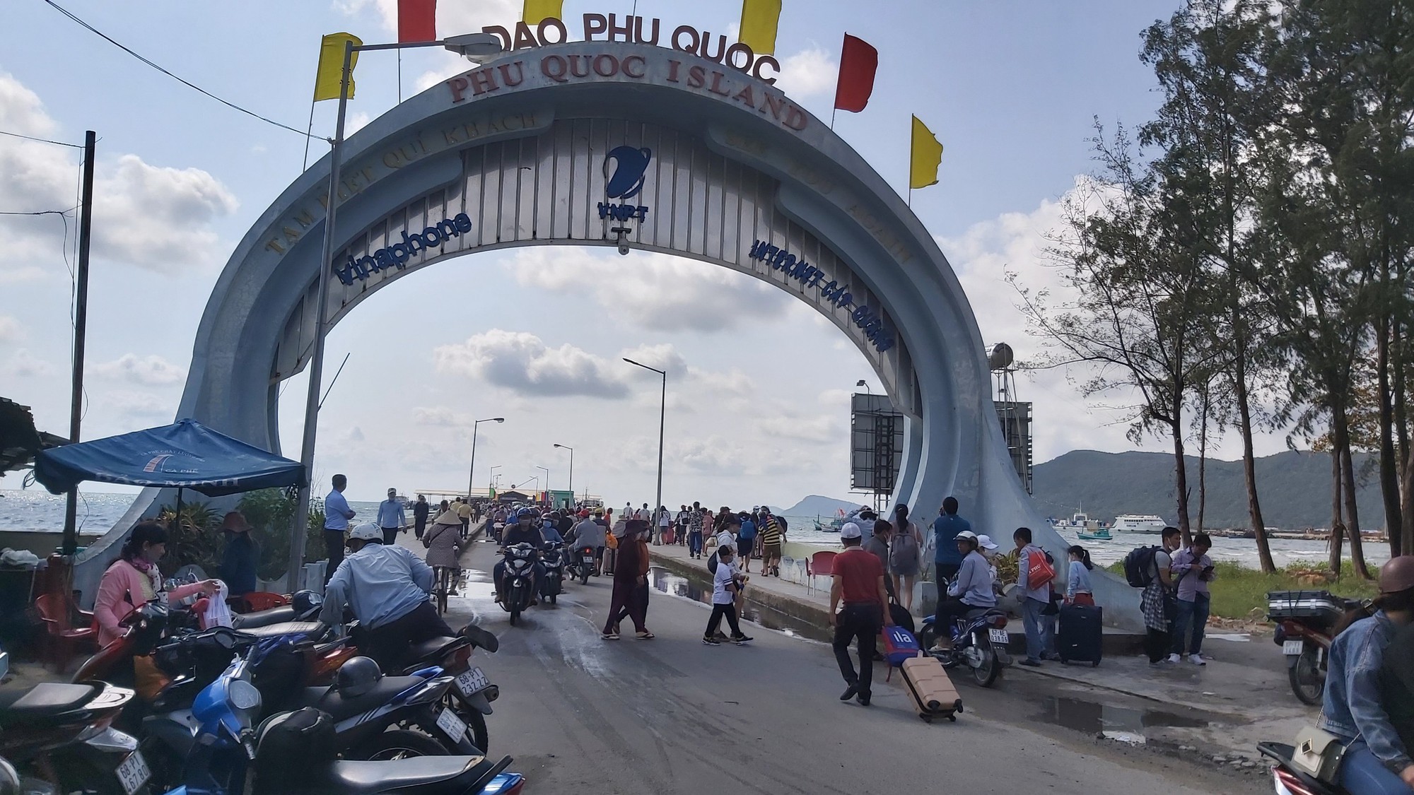 Kiên Giang: Tàu đi Phú Quốc tạm ngưng hoạt động do ảnh hưởng bão số 1 - 1