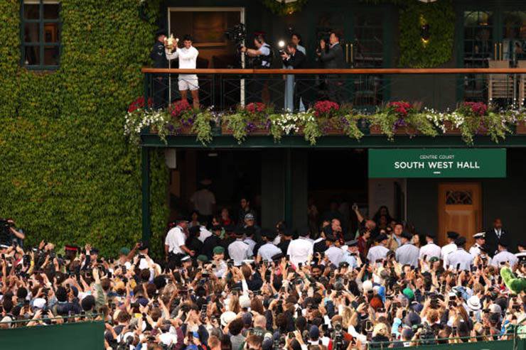 Alcaraz đăng quang rực rỡ tại Wimbledon, chấm dứt sự trị vì của Djokovic - 15