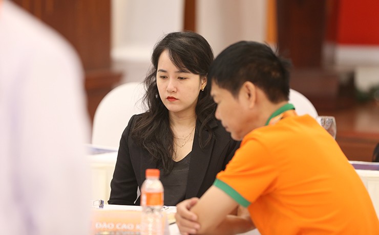 Ngắm nữ trọng tài xinh đẹp, thành tích gây “choáng” ở giải cờ tướng hot nhất Việt Nam - 2