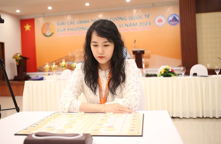 Ngắm nữ trọng tài xinh đẹp, thành tích gây “choáng” ở giải cờ tướng hot nhất Việt Nam - 3