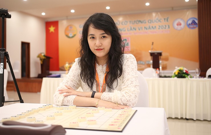 Ngắm nữ trọng tài xinh đẹp, thành tích gây “choáng” ở giải cờ tướng hot nhất Việt Nam - 6