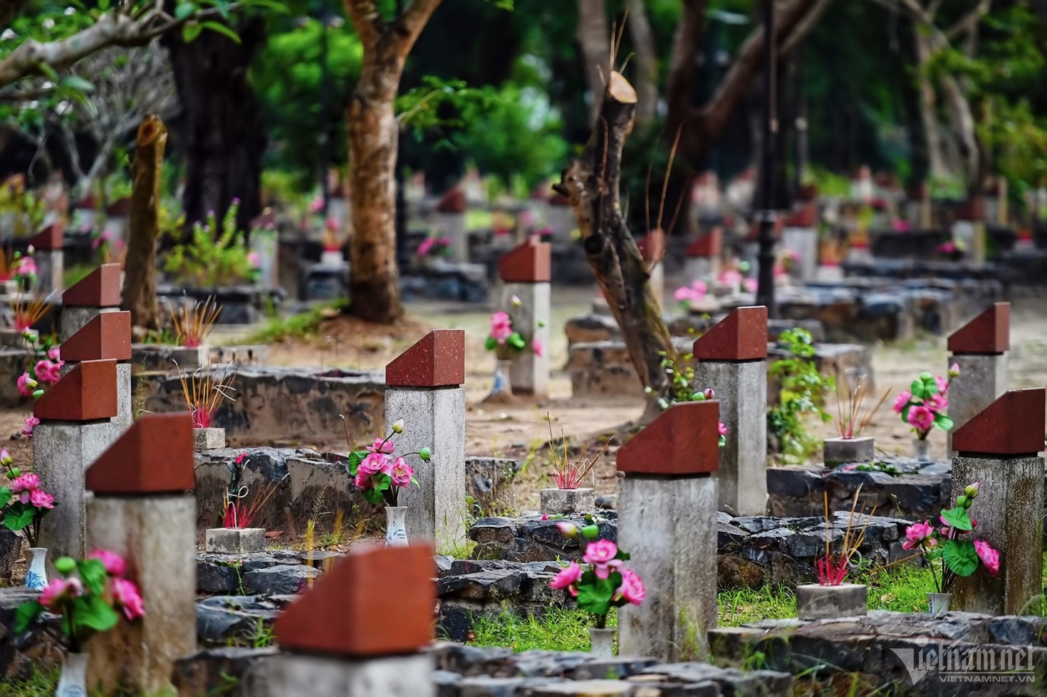 Bên trong nghĩa trang Hàng Dương ở Côn Đảo - 15
