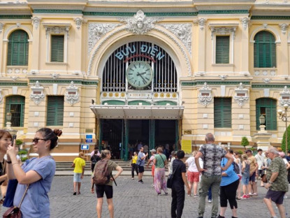 Chuyện hay - Lần đầu tiên trong năm, du lịch Việt Nam đón trên 1 triệu lượt khách quốc tế trong 1 tháng