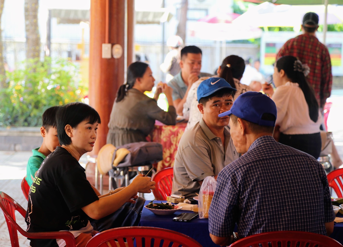 Cuối tuần đi phiên chợ vùng cao, mua sản vật đất Nam Đông - 19