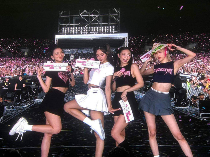 BornPink Hà Nội: Jennie, Jiso, Rosé đăng story đội Nón lá, Lisa "quất" luôn tiếng Việt - 1