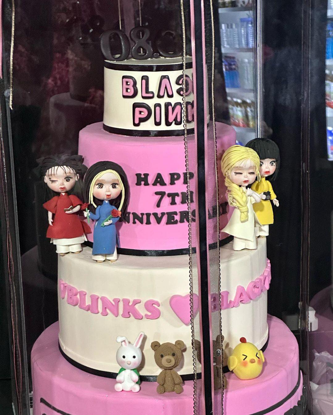 Staff tại concert Born Pink Hà Nội tiết lộ “bí mật” về các cô gái BLACKPINK phía sau hậu đài - 2