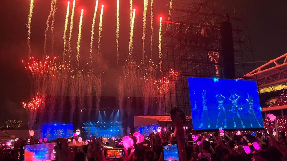 Staff tại concert Born Pink Hà Nội tiết lộ “bí mật” về các cô gái BLACKPINK phía sau hậu đài - 6