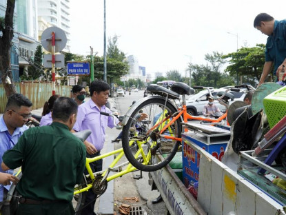 Chuyển động - Vũng Tàu xử lý dịch vụ cho thuê xe đạp đôi chiếm vỉa hè