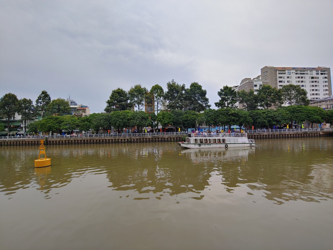 Đặc sản các vùng miền quy tụ tại kênh Nhiêu Lộc - Thị Nghè - 6