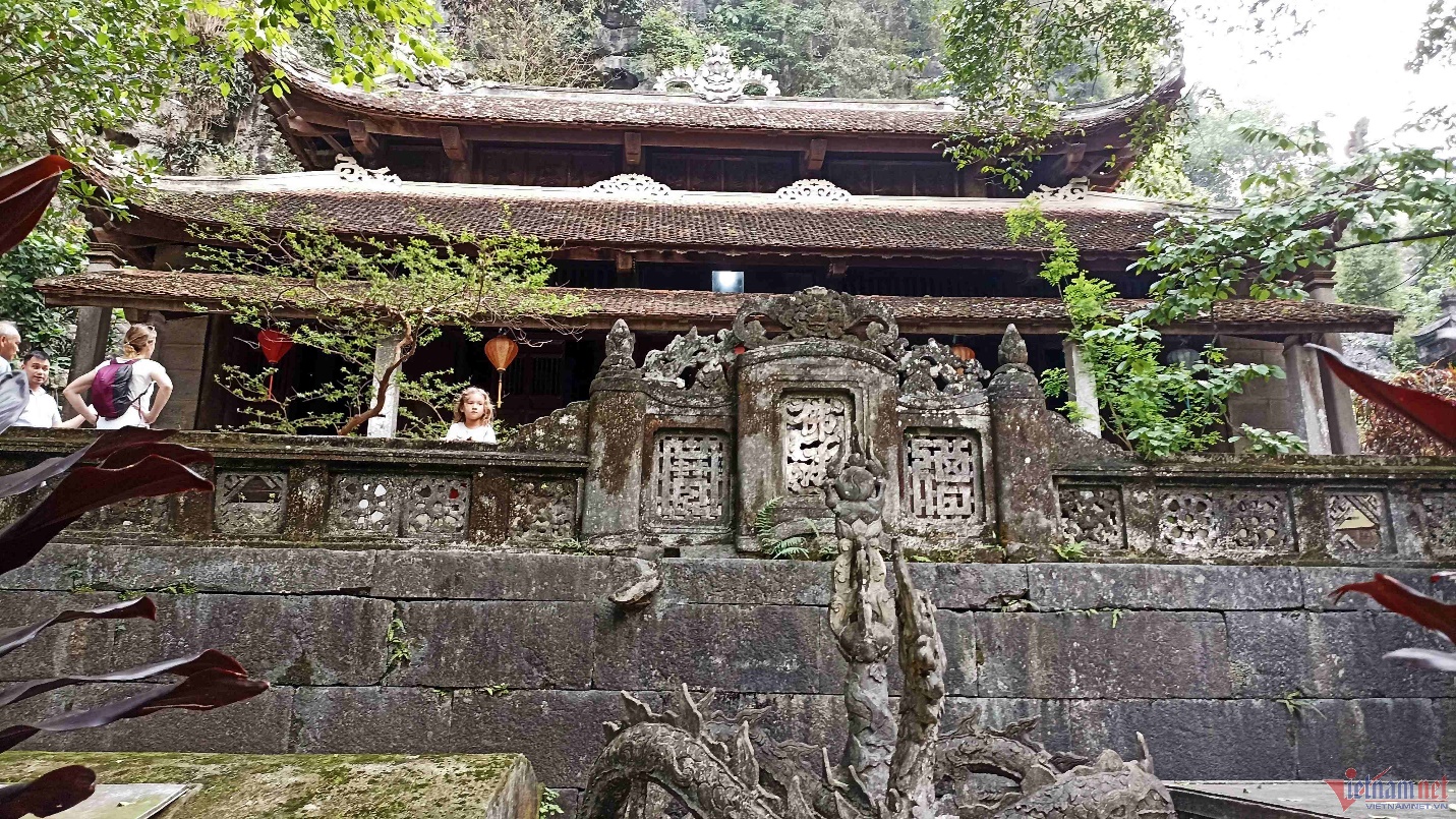 Ngôi chùa hơn 500 năm tuổi được mệnh danh 'Nam thiên đệ nhị động' ở Ninh Bình - 1