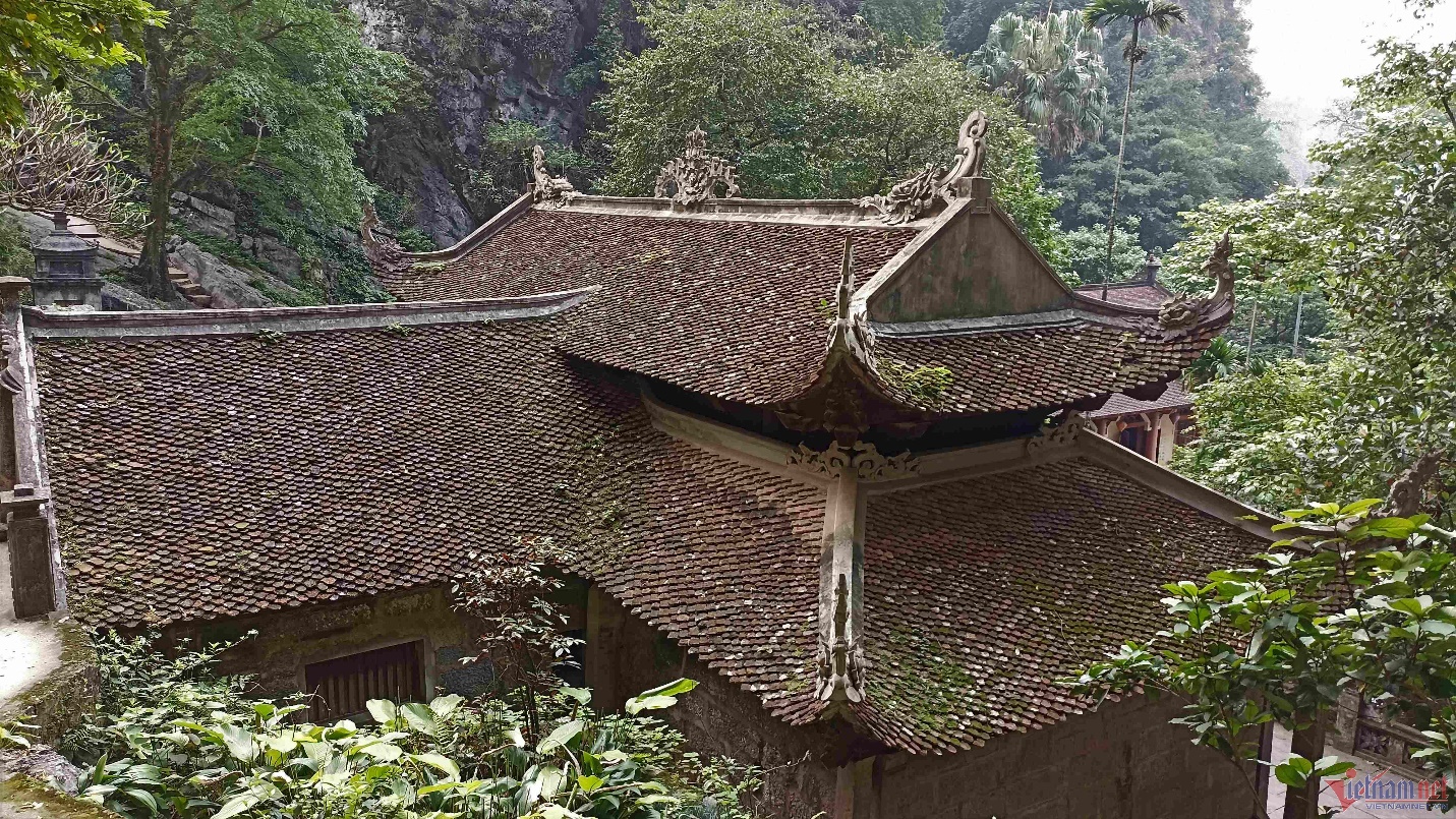 Ngôi chùa hơn 500 năm tuổi được mệnh danh 'Nam thiên đệ nhị động' ở Ninh Bình - 2