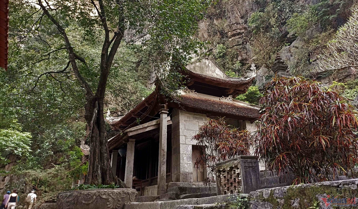 Ngôi chùa hơn 500 năm tuổi được mệnh danh 'Nam thiên đệ nhị động' ở Ninh Bình - 3
