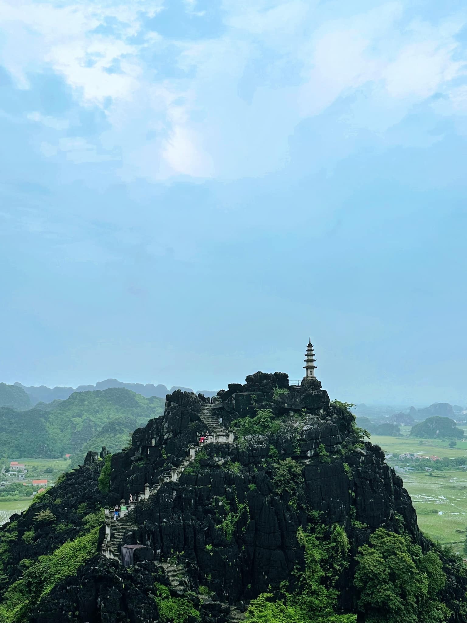 Check-in Ninh Bình, tham quan những địa điểm đẹp như trong truyền thuyết - 4