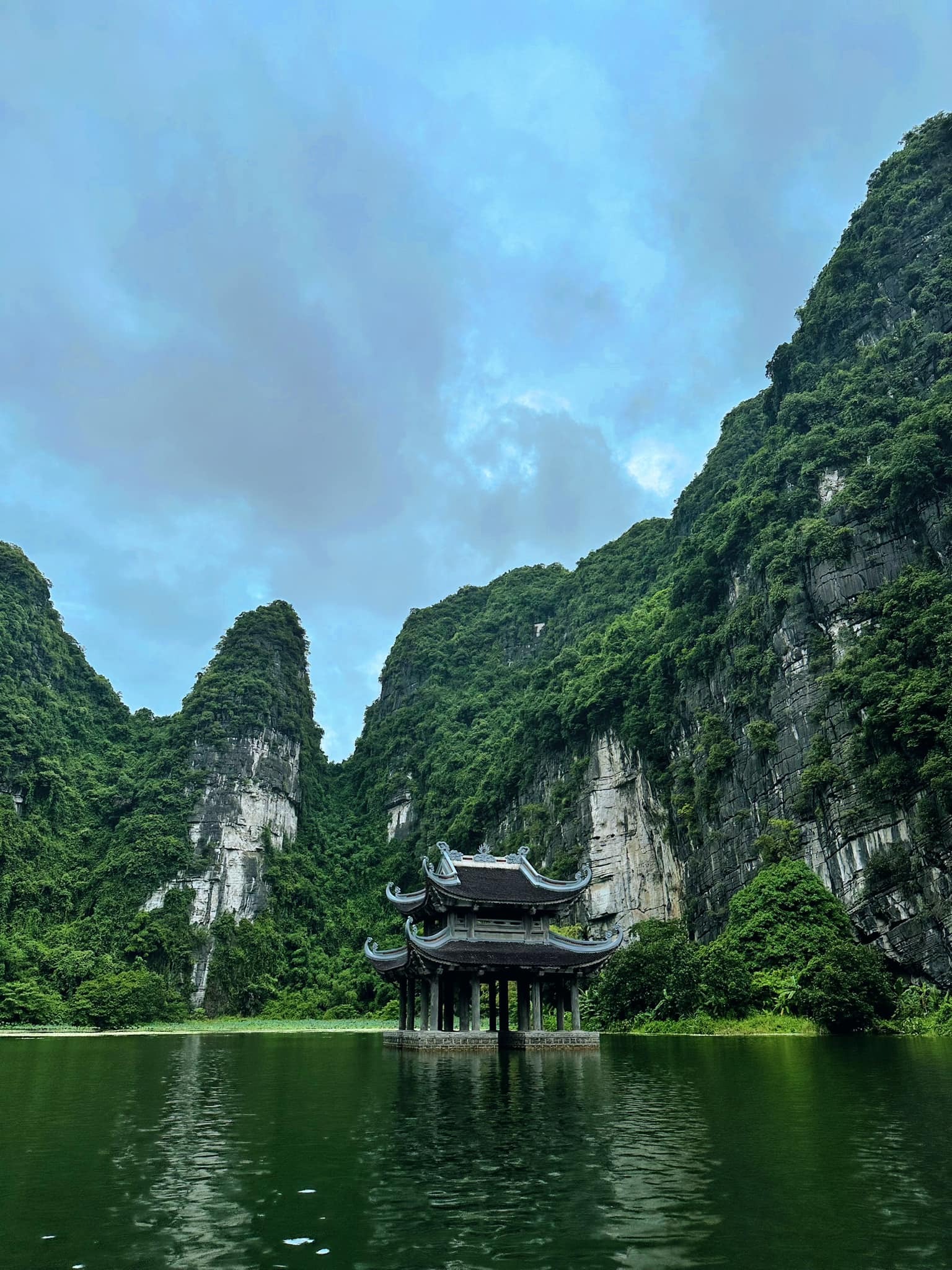 Check-in Ninh Bình, tham quan những địa điểm đẹp như trong truyền thuyết - 7