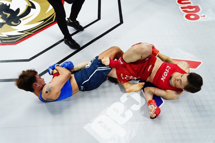 Kịch tính 8 trận MMA Việt Nam: Văn Nam bảo vệ thành công đai vô địch - 5