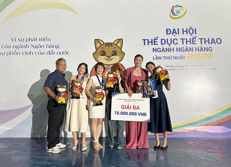 HLV bóng chuyền nữ Thái Lan chê học trò dù thắng ĐT Việt Nam, Đoàn Thị Xuân nhận danh hiệu “lạ” - 2