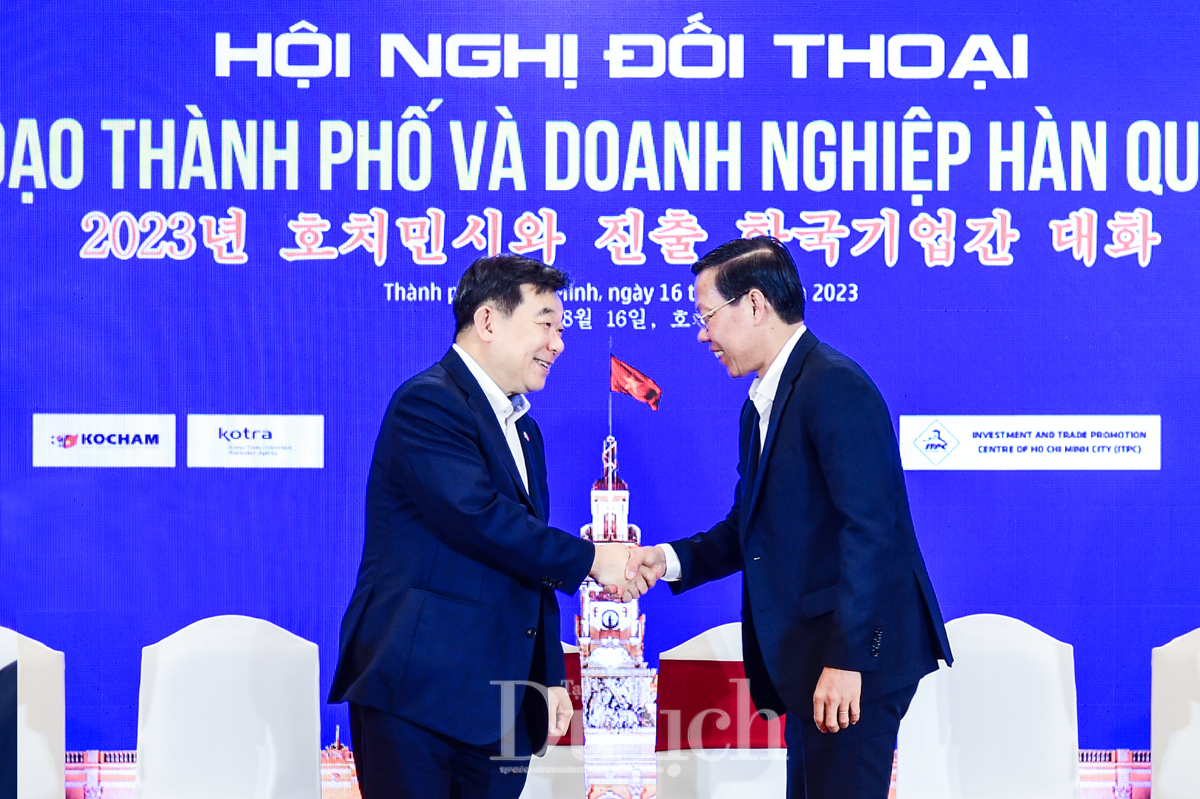 TP.HCM nỗ lực tạo môi trường đầu tư thu hút các doanh nghiệp - 1