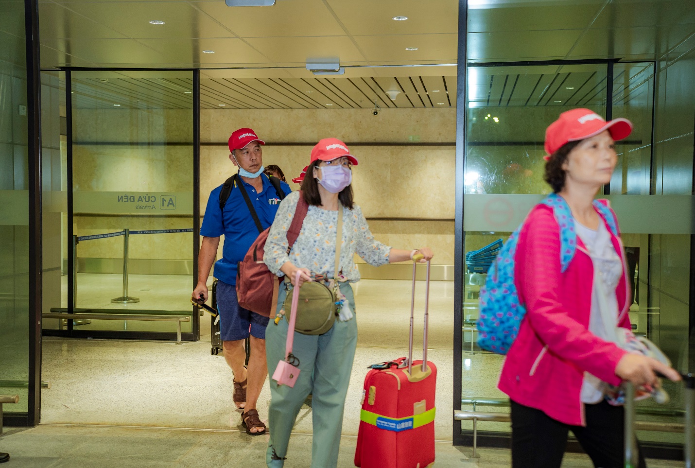 Đón du khách trên chuyến bay thẳng đầu tiên từ Đài Bắc đến nhà ga mới của Huế - 2