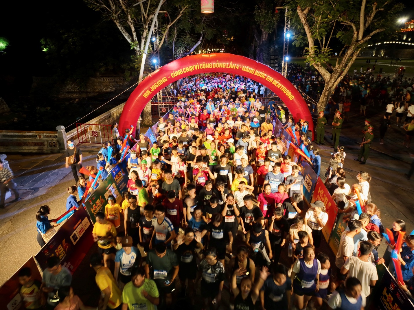 Hơn vạn người tham gia giải chạy ‘Hue jogging - cùng chạy vì cộng đồng’ - 9