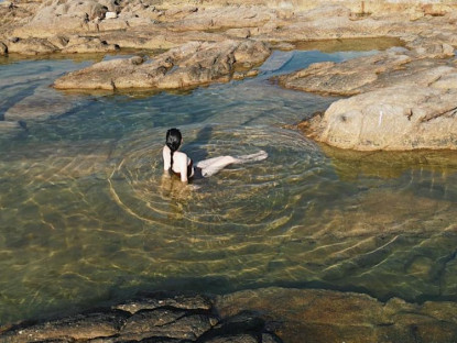 Du khảo - Check-in hồ nước cạn tuyệt đẹp ở hòn lao Mái Nhà