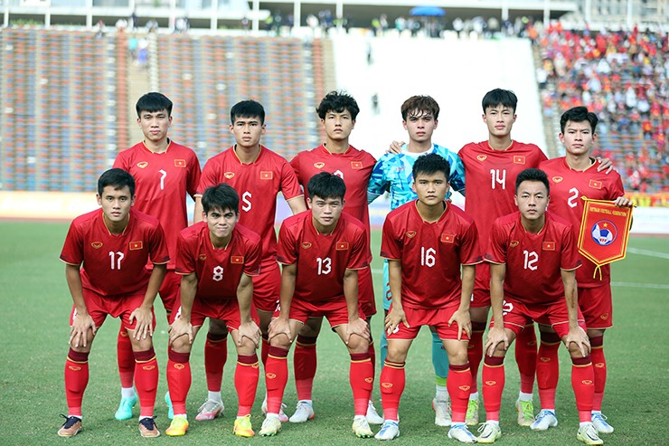 HLV Troussier gọi em họ Công Phượng lên U23 Việt Nam - 1