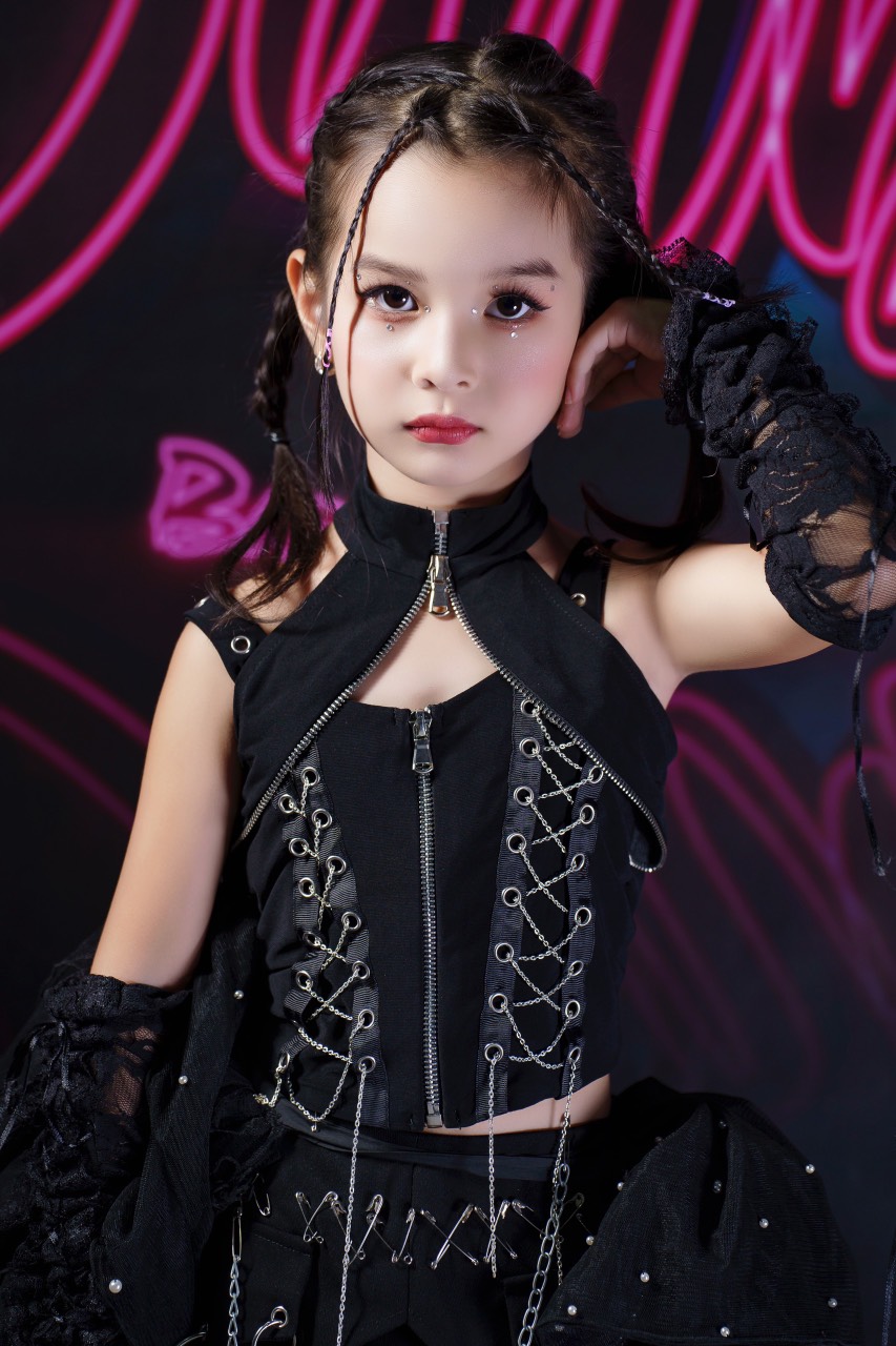 Chiêm ngưỡng 2 BST thời trang ấn tượng tại Mina Fashion Show 2 - 5