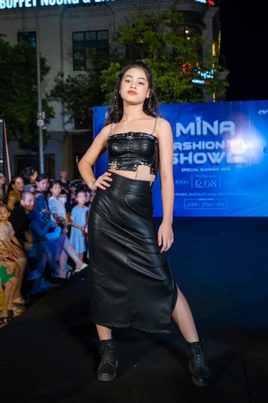Chiêm ngưỡng 2 BST thời trang ấn tượng tại Mina Fashion Show 2 - 1