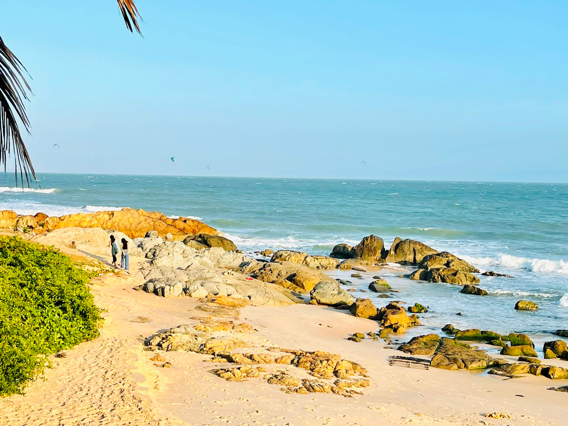 Có cao tốc, du khách đến Phan Thiết quá đông, địa phương tăng cường đảm bảo an toàn - 1