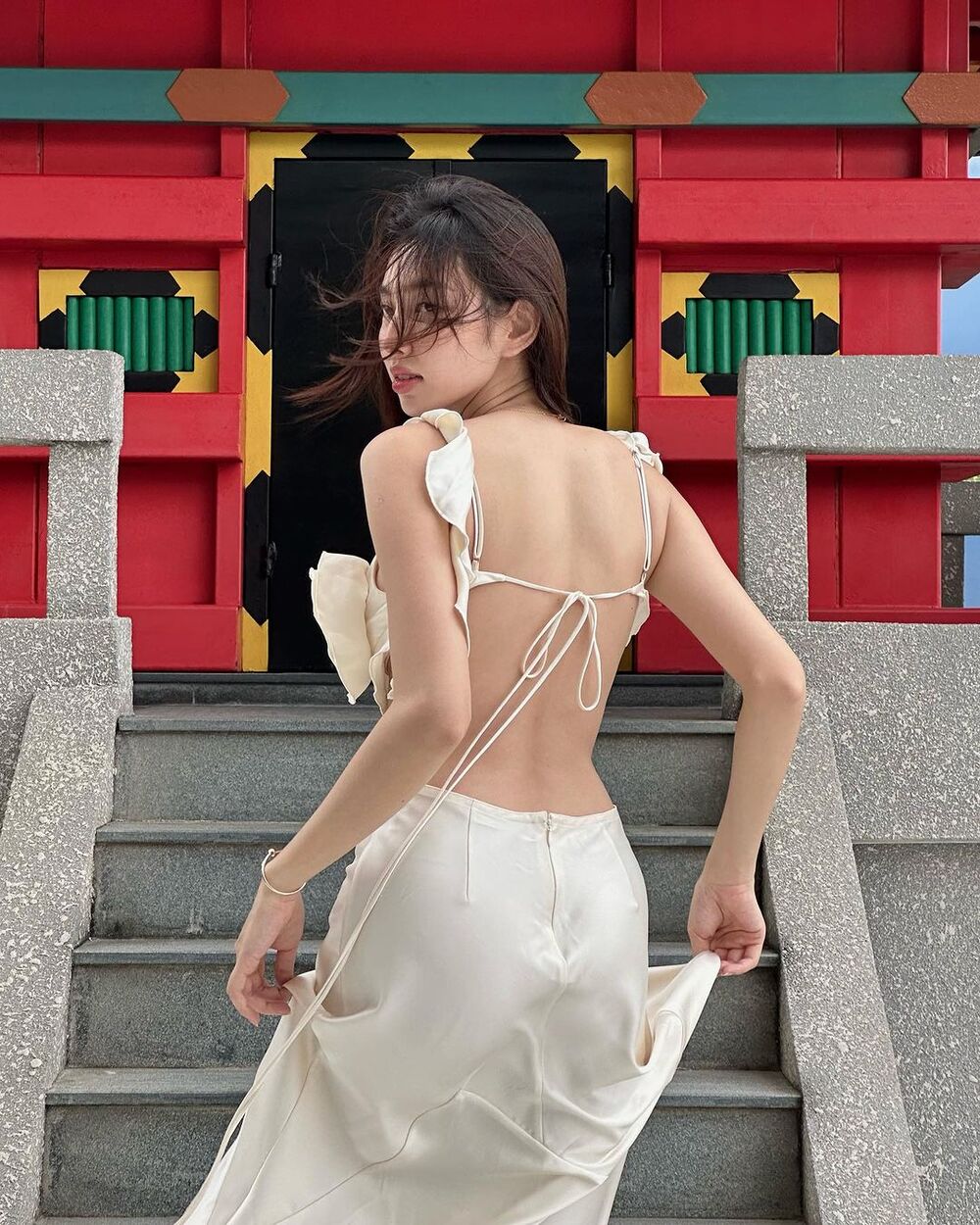 Lý do Hoa hậu Thùy Tiên không ra sân bay đón ông Nawat - 3