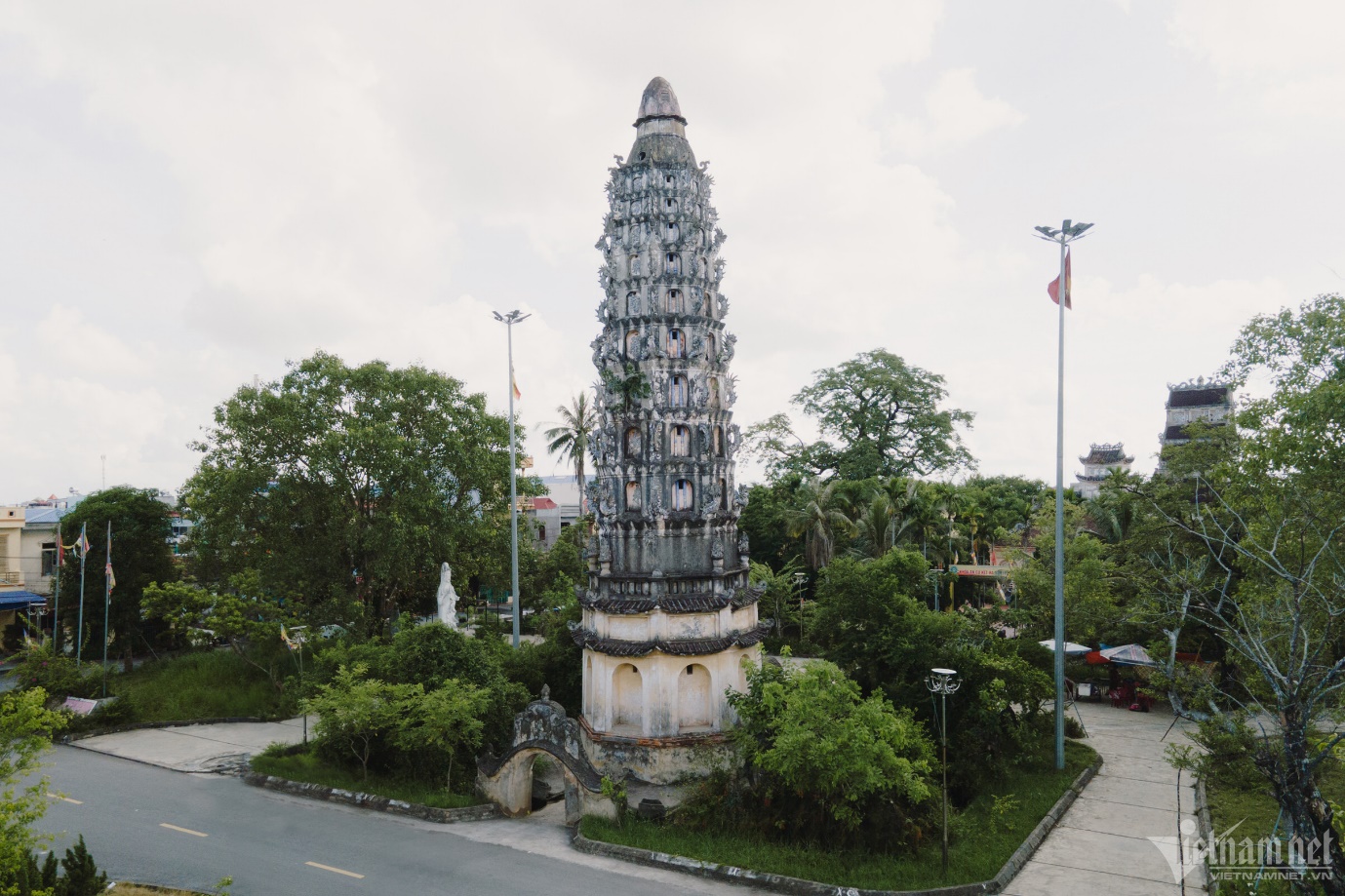 Ngọn tháp 'chín tầng trời' trong ngôi chùa thiêng nổi tiếng Nam Định - 1