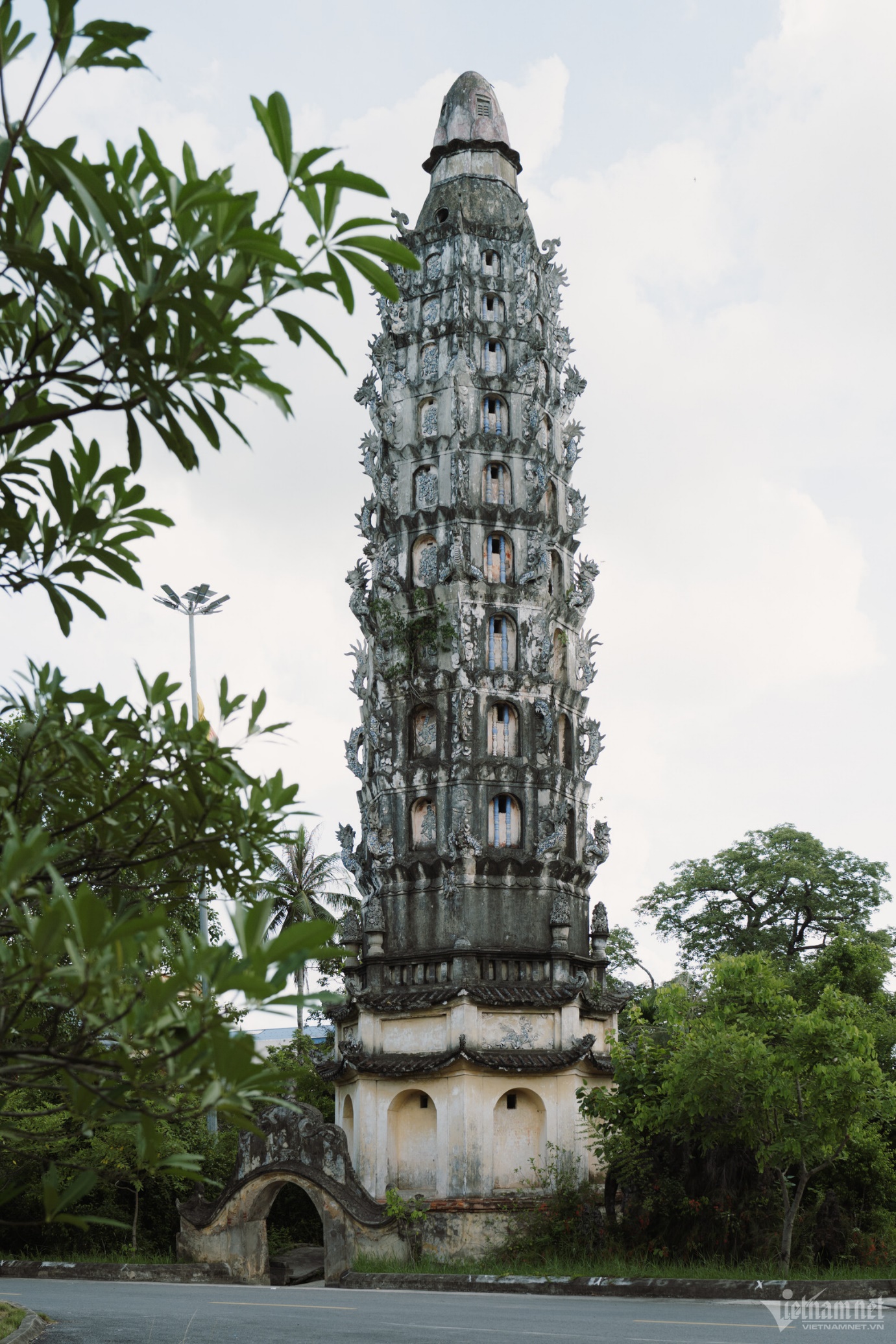 Ngọn tháp 'chín tầng trời' trong ngôi chùa thiêng nổi tiếng Nam Định - 8