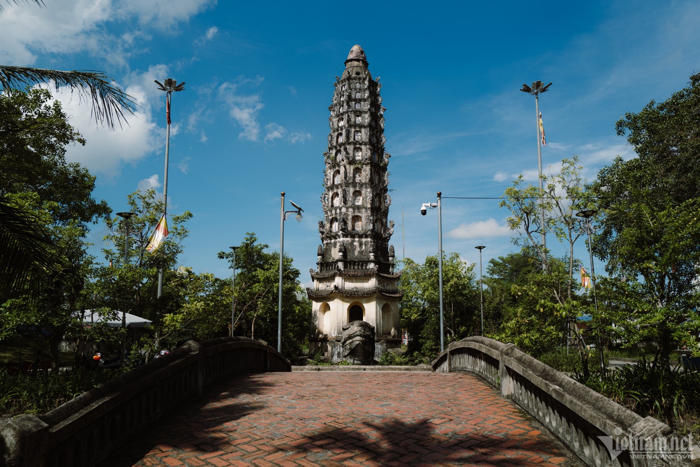 Ngọn tháp 'chín tầng trời' trong ngôi chùa thiêng nổi tiếng Nam Định - 9