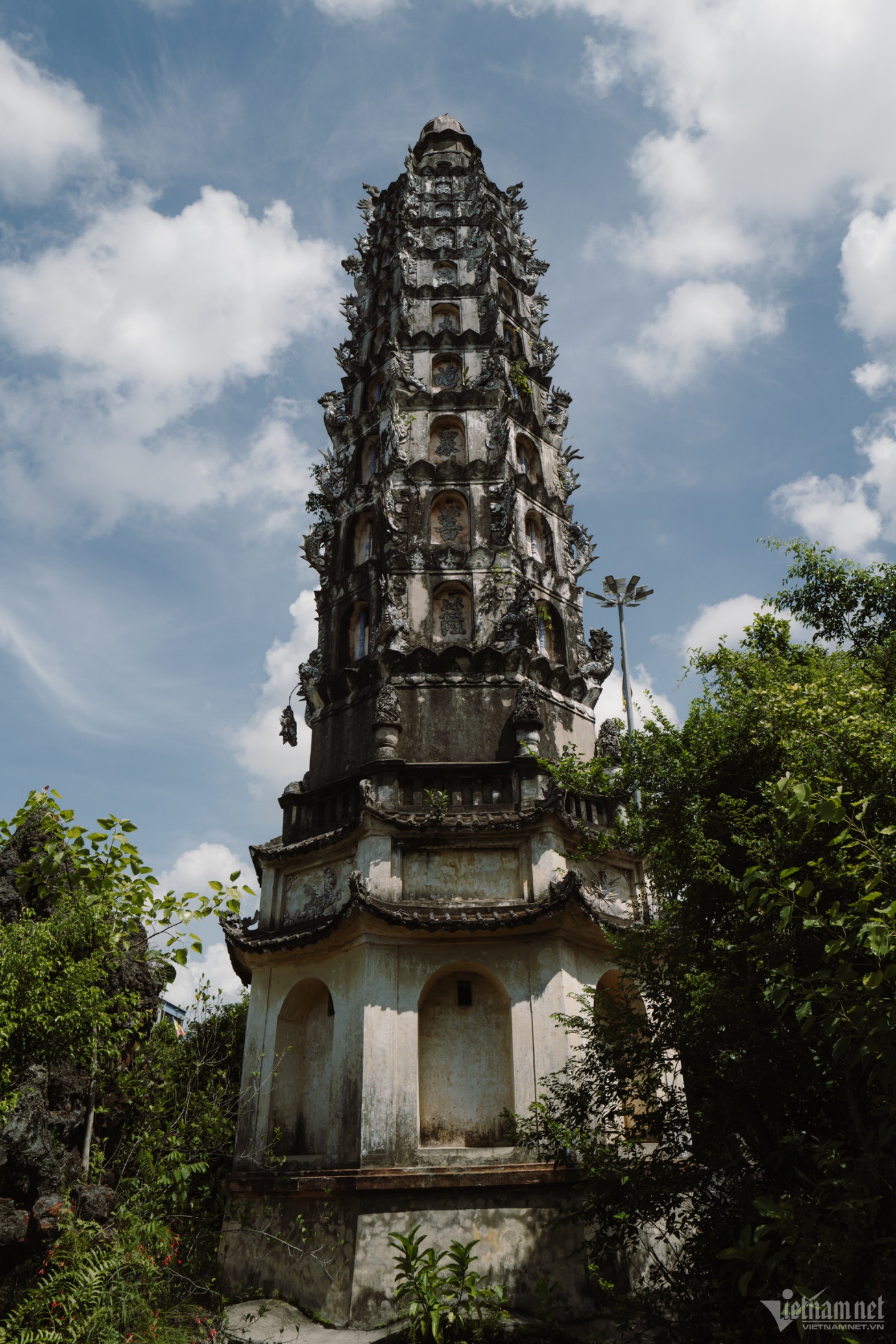 Ngọn tháp 'chín tầng trời' trong ngôi chùa thiêng nổi tiếng Nam Định - 2