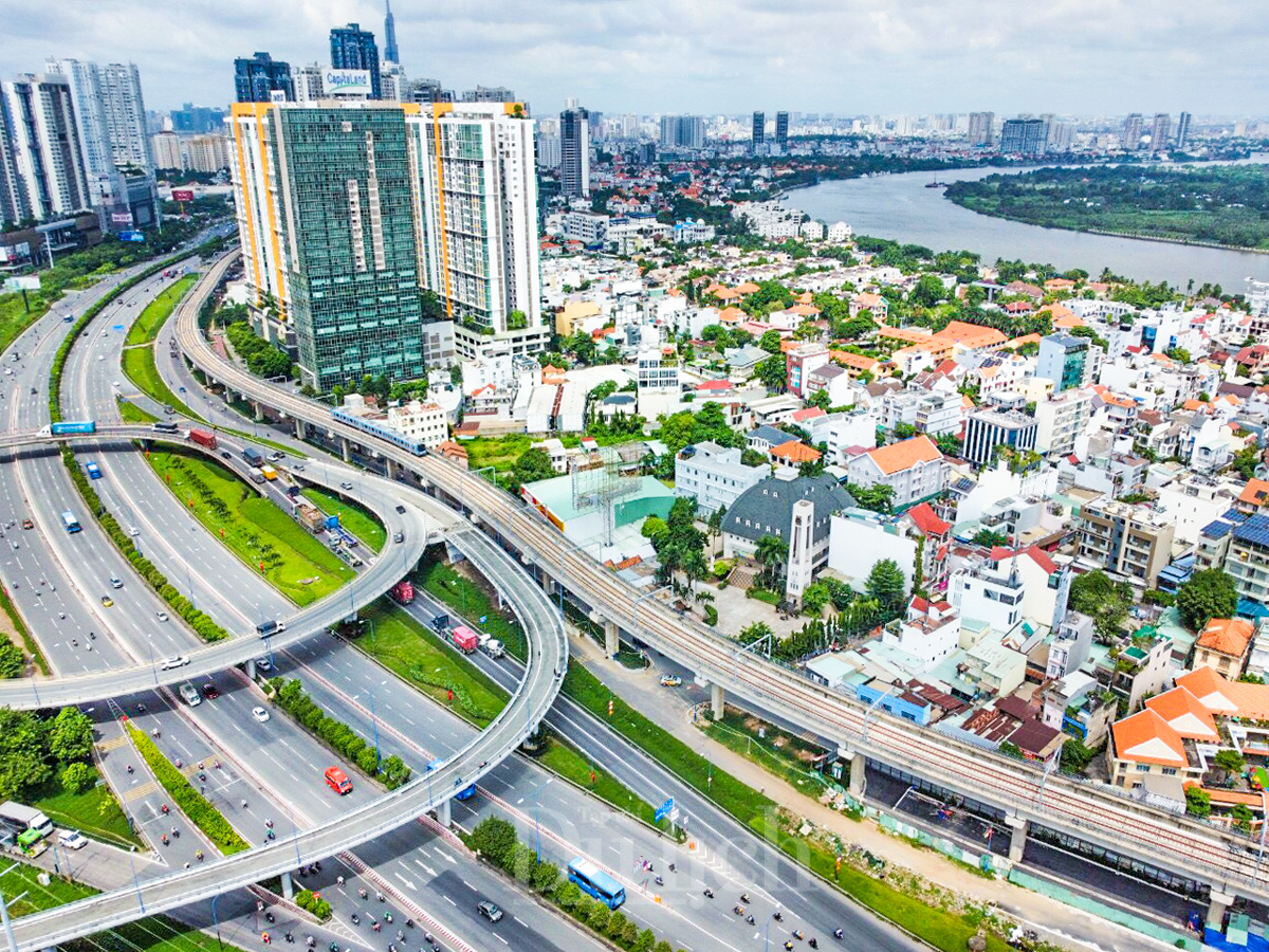 Sau 10 năm chờ đợi, chuyến tàu Metro đầu tiên lăn bánh thử nghiệm toàn tuyến - 2