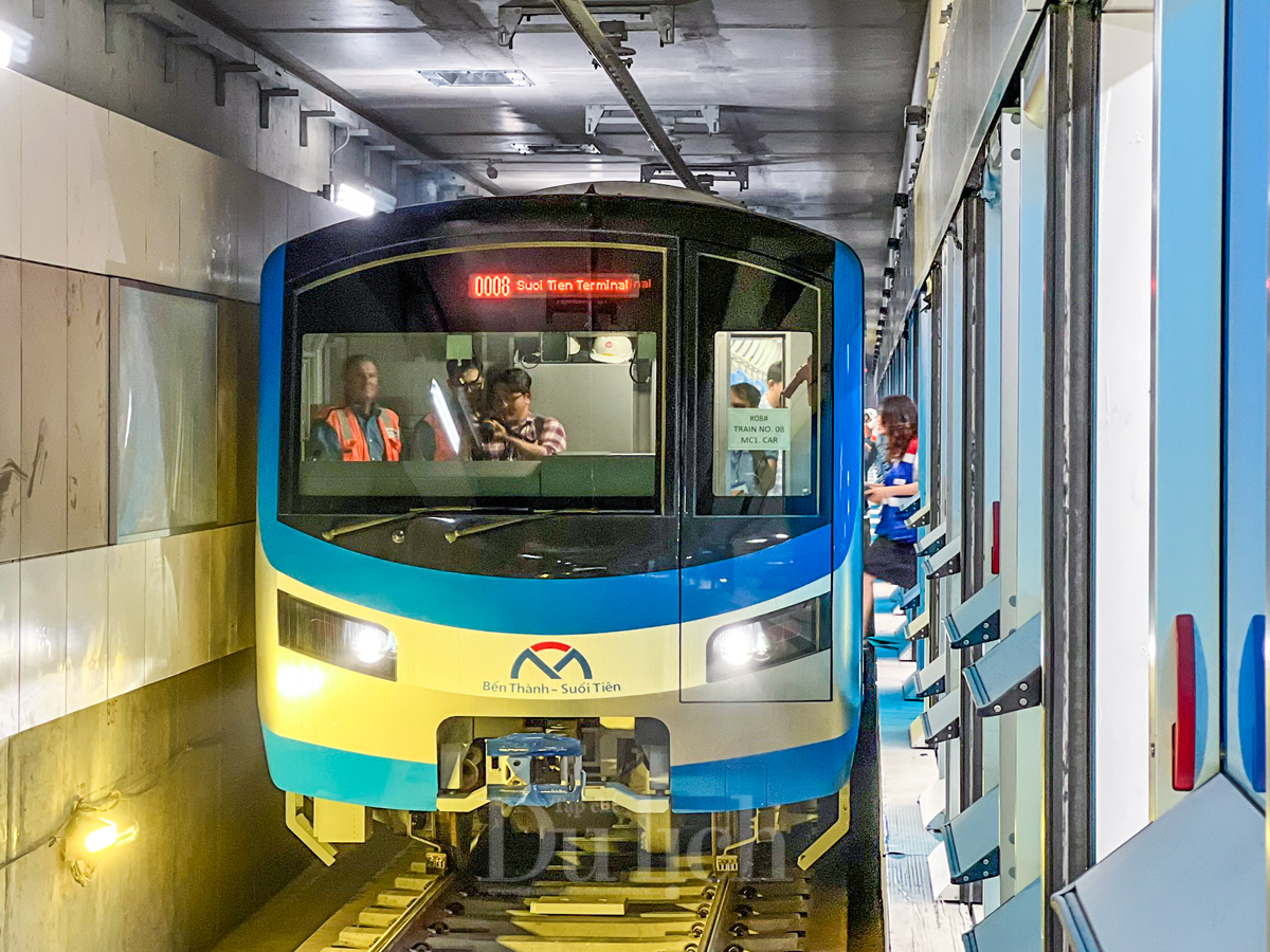 Sau 10 năm chờ đợi, chuyến tàu Metro đầu tiên lăn bánh thử nghiệm toàn tuyến - 7