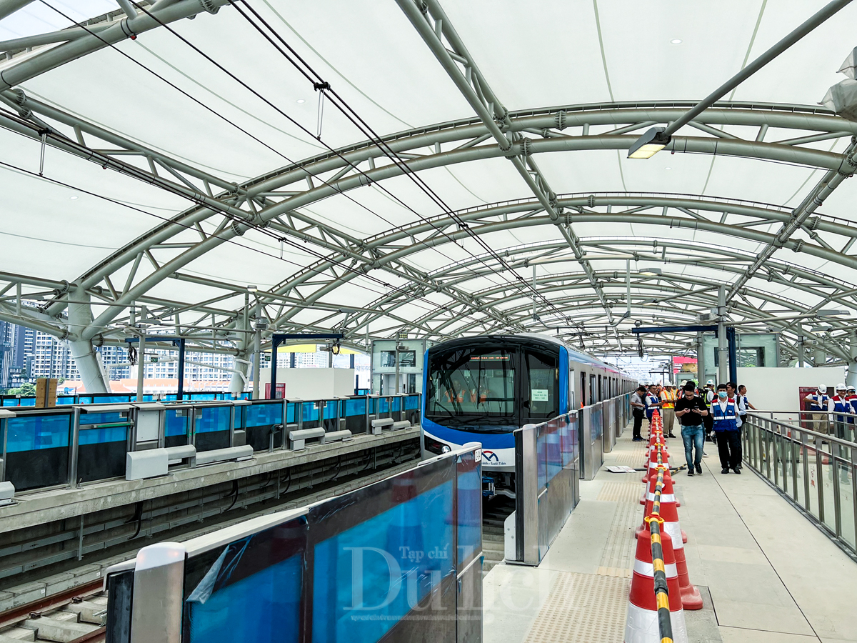 Sau 10 năm chờ đợi, chuyến tàu Metro đầu tiên lăn bánh thử nghiệm toàn tuyến - 15