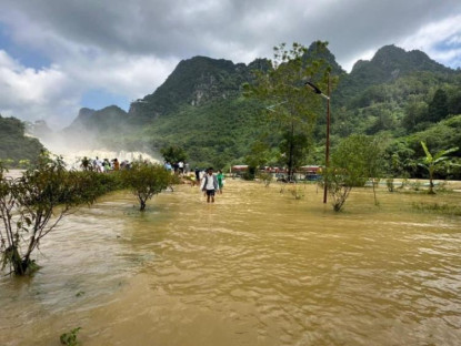 Chuyển động - Thác Bản Giốc ngập nước, không an toàn cho du khách