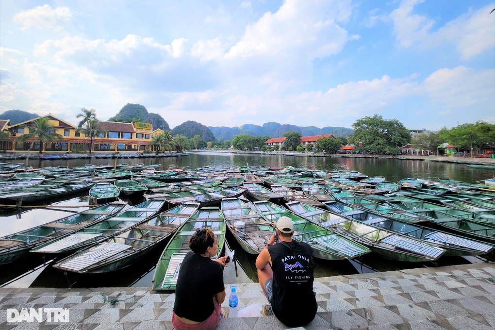 Lái đò khu du lịch Tam Cốc không dám chở khách vì sợ bị "tẩy chay" - 4