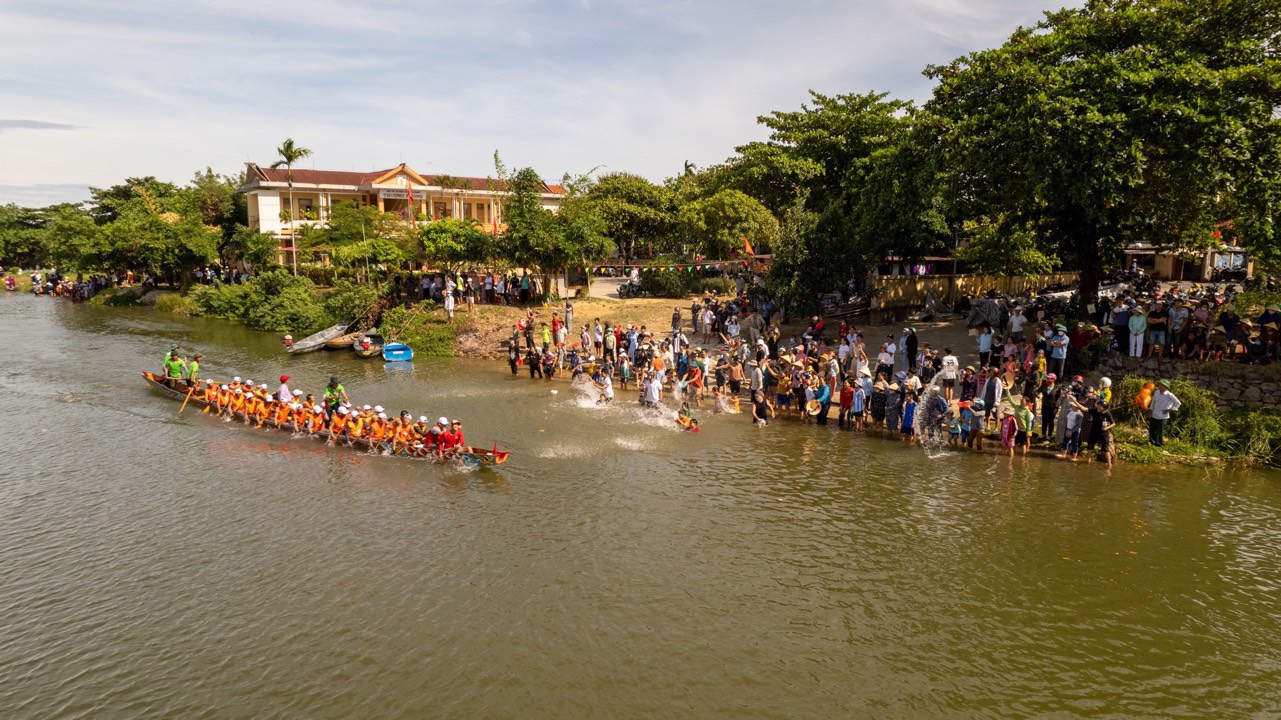 Lễ hội bơi thuyền mừng Tết Độc lập trên quê hương Đại tướng Võ Nguyên Giáp - 5