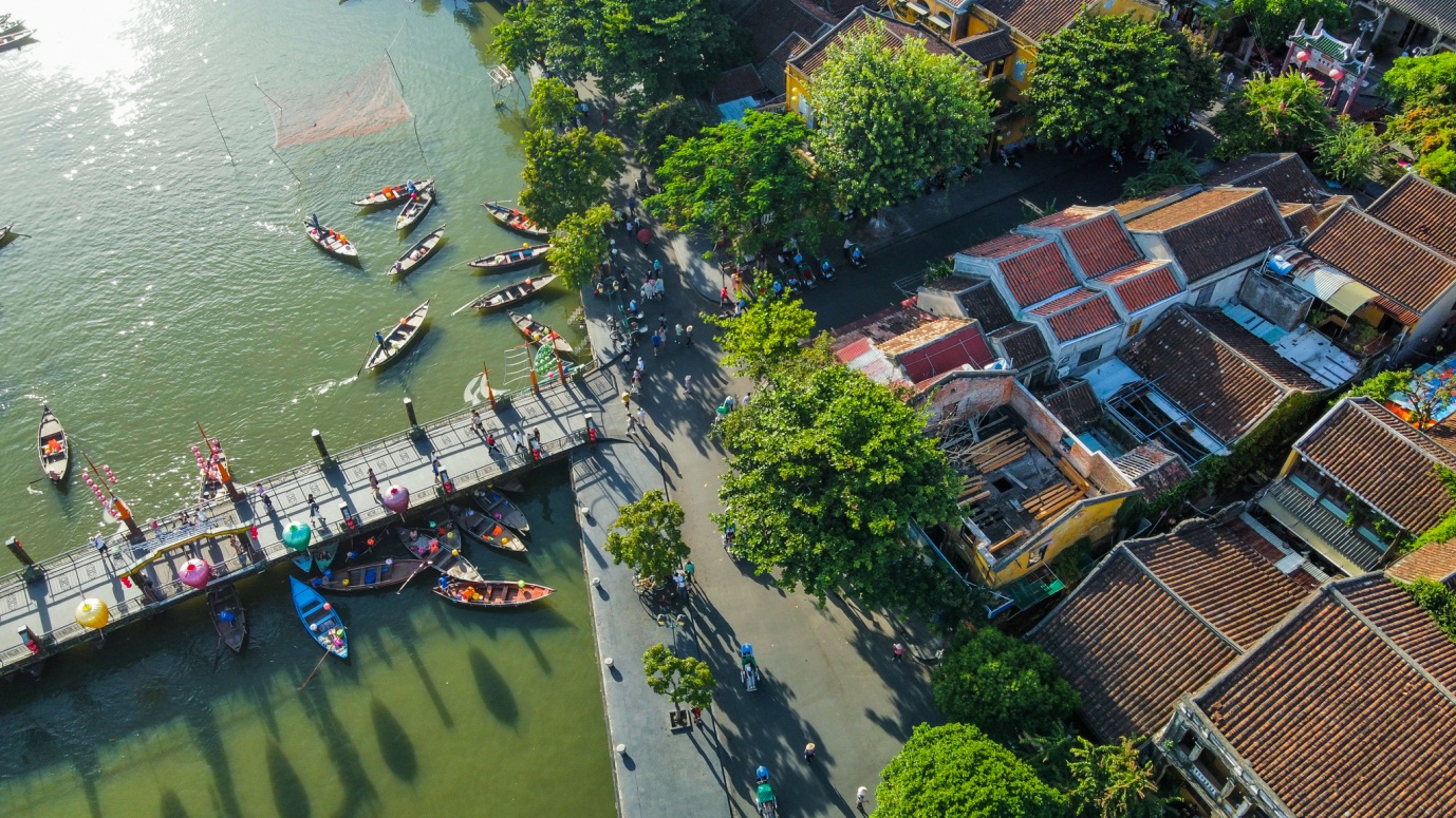 Du khách đến Hội An chơi lễ không nhiều - 1