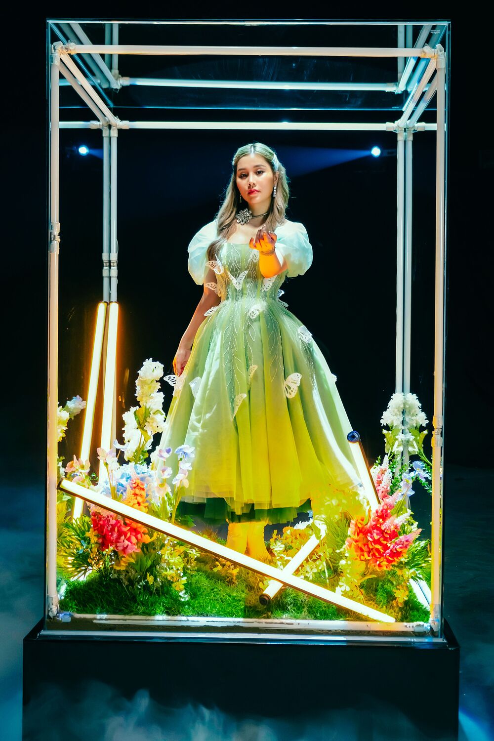 MV mới của UKI Uyên ft Freaky đạt top 1 iTunes Việt Nam - 1