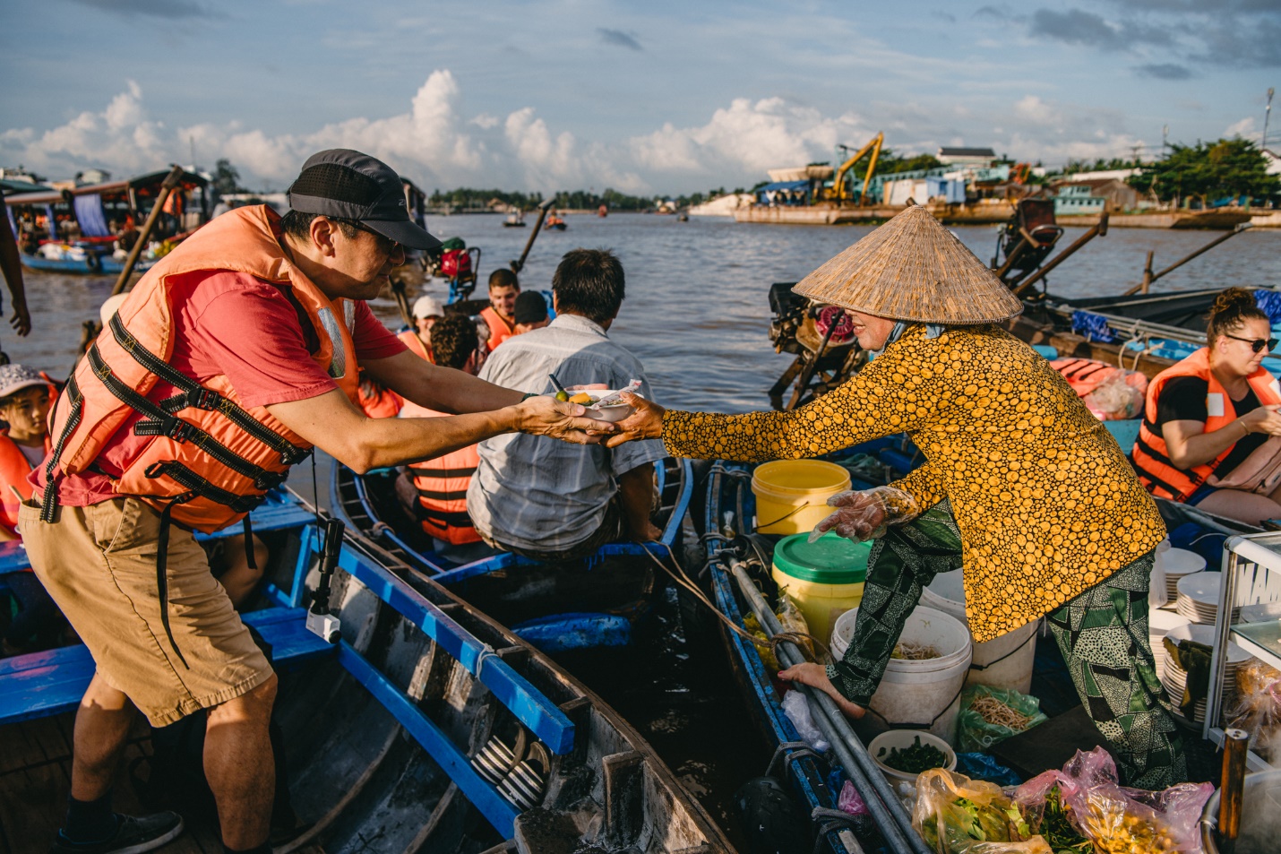 Diễn viên Quốc Trường khám phá chợ nổi Cái Răng: Nét đẹp độc đáo của miền Tây - 3